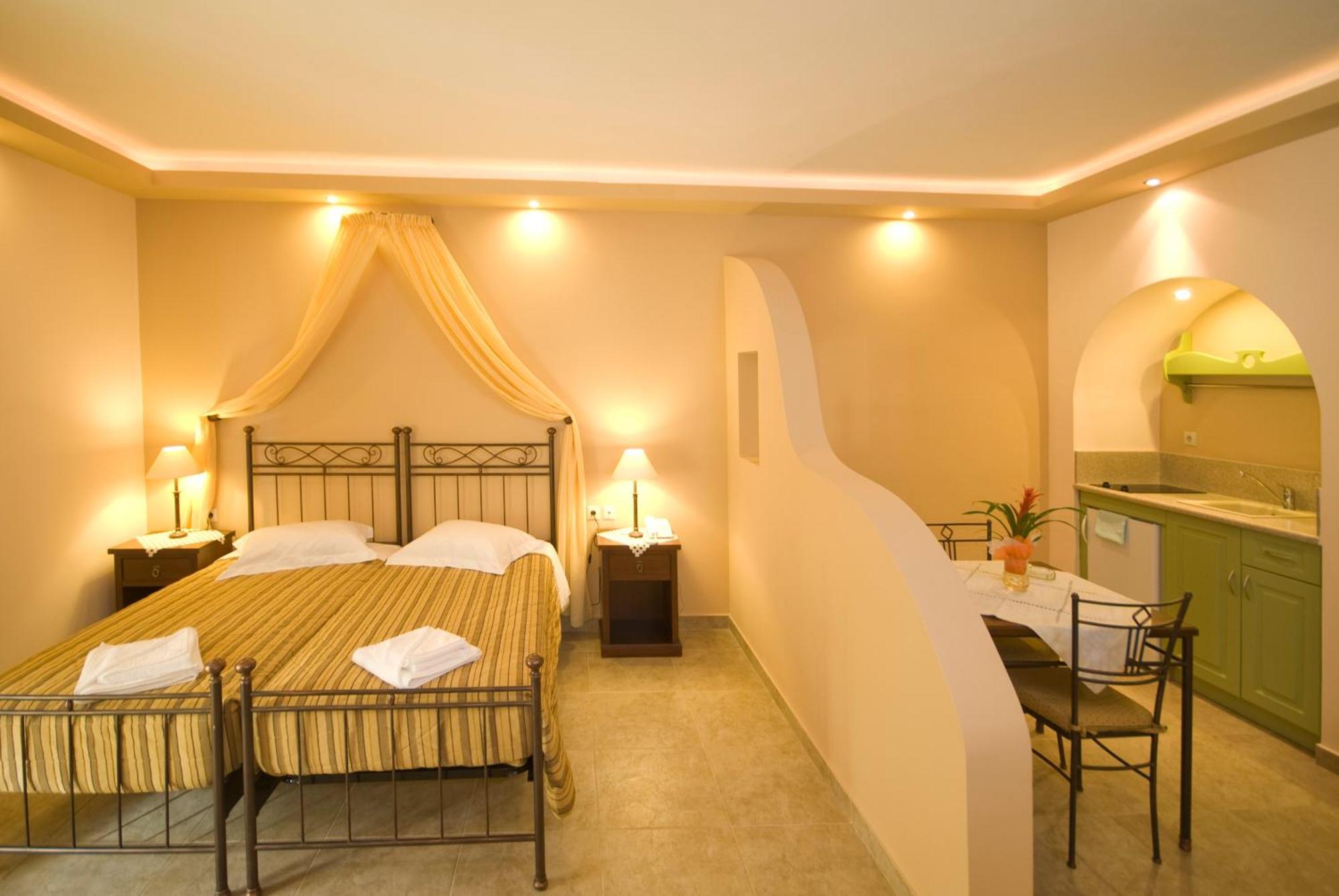 Anassa Deluxe Kamári