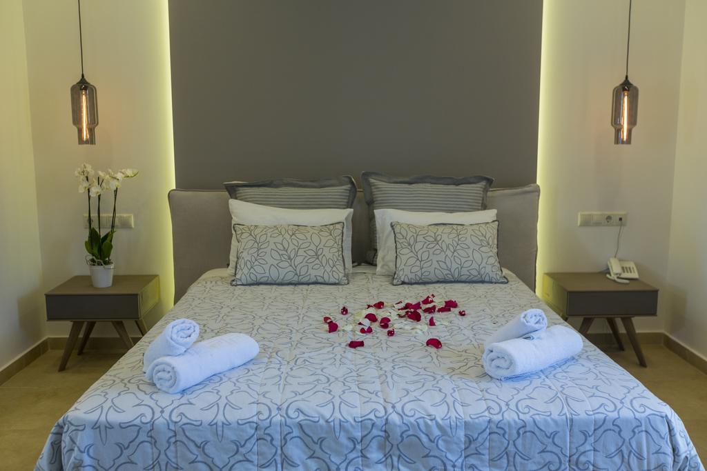 Anassa Deluxe